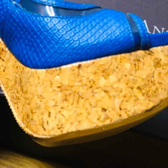 Enzo Angiolini | Peep Toe Blue Slingback Heels - Picture 12 of 14